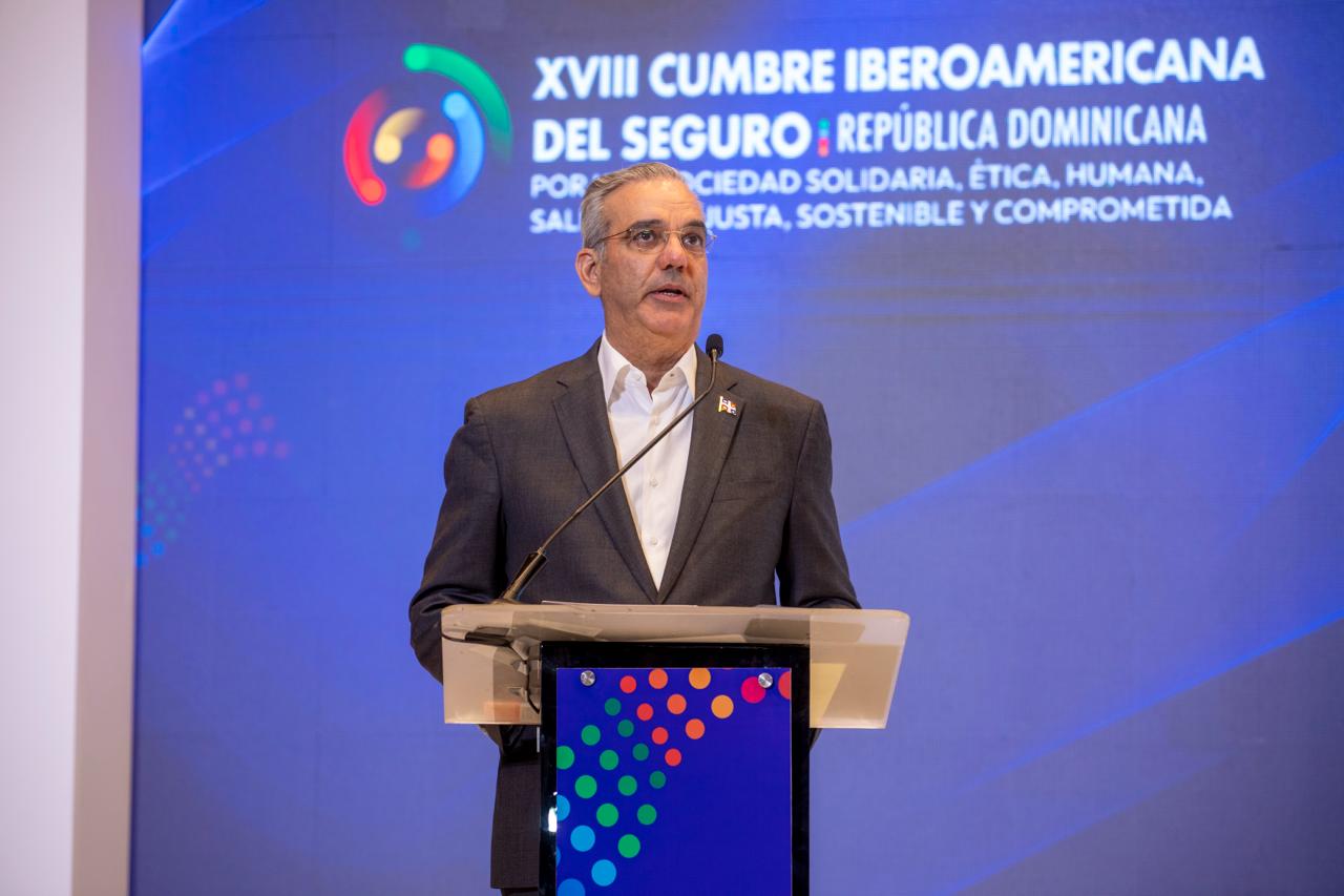 Presidente Abinader impulsa la transformación del sector seguro como motor de desarrollo