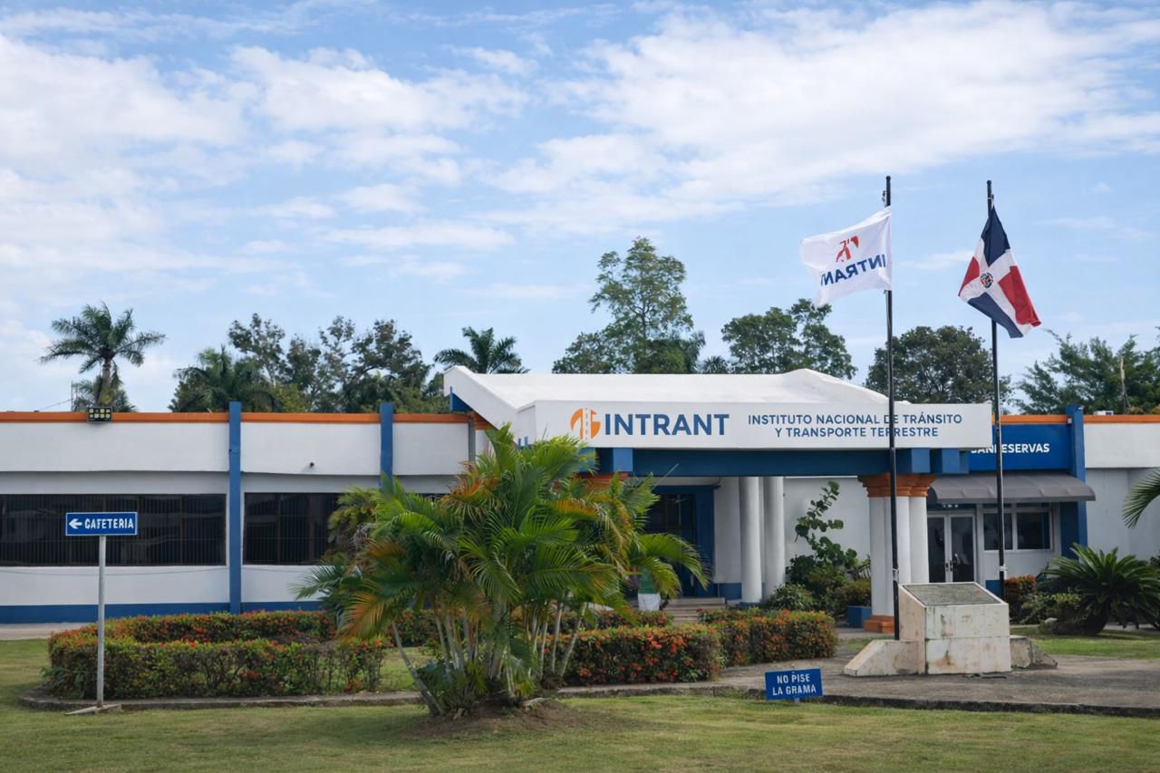 INTRANT verifica sistema y descarta suplantación de identidad; ciudadana no había iniciado proceso formal