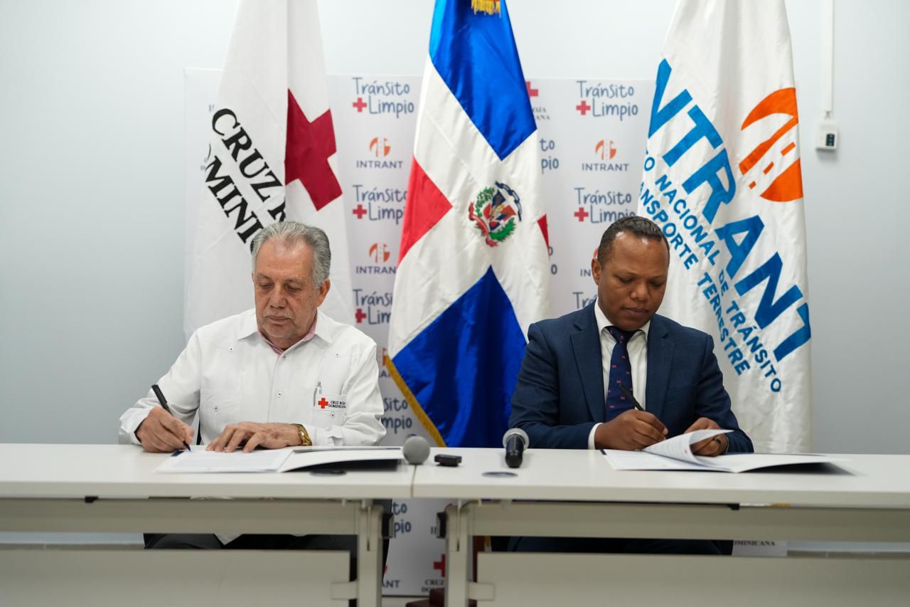 INTRANT y Cruz Roja lanzan programa Tránsito+Limpio para hacer pruebas toxicológicas a conductores en Navidad para prevenir accidentes