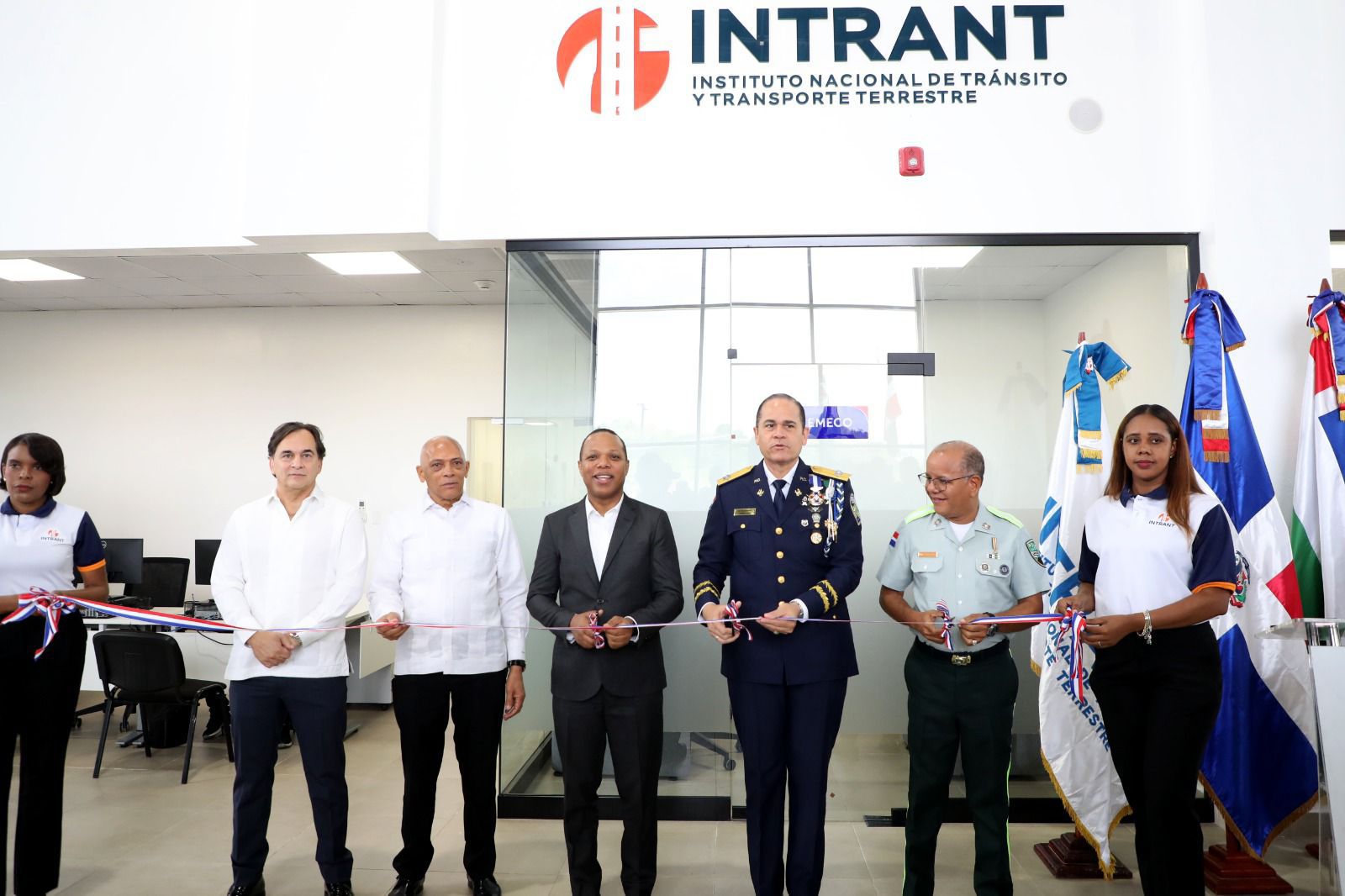 Inauguran nueva oficina de licencias en el centro de retención vehicular CENARVE en Santo Domingo Oeste